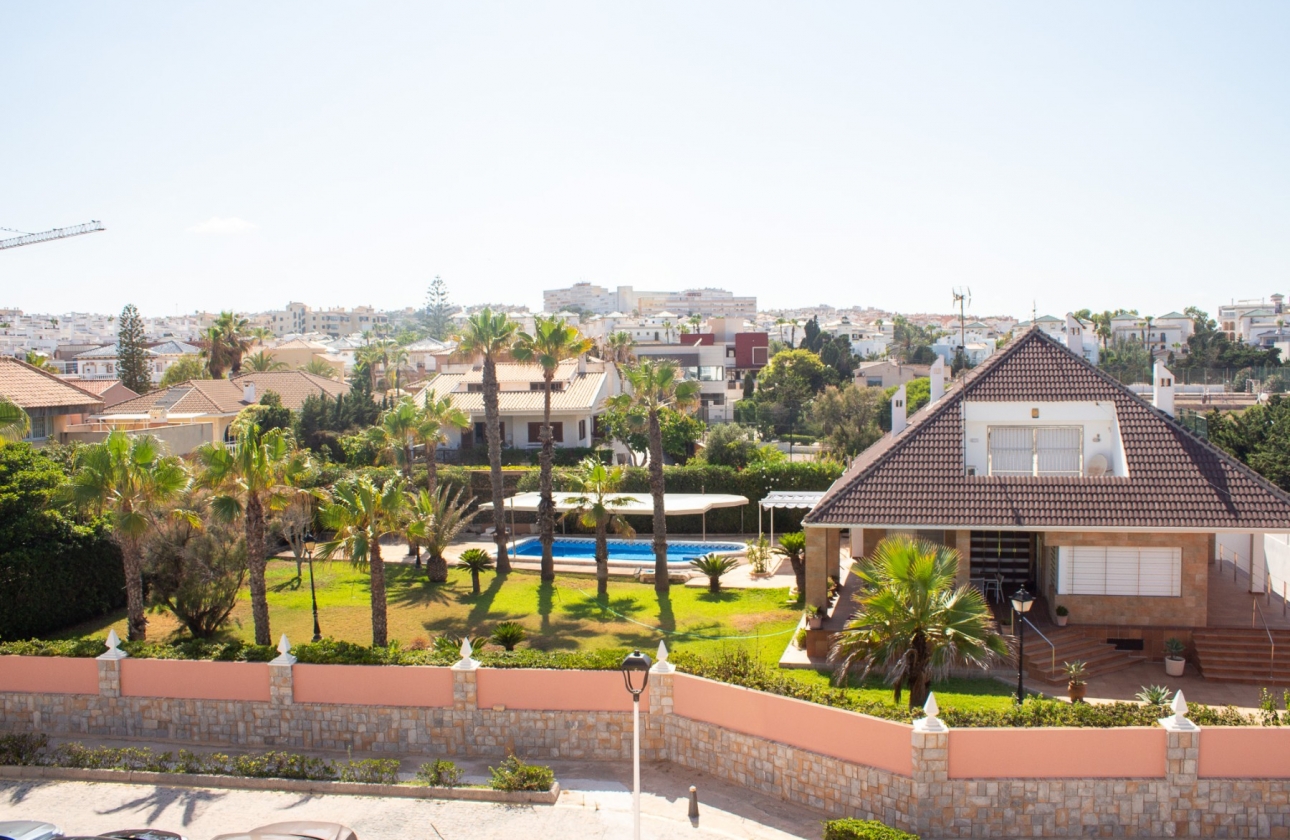 Resale - Apartment / flat - Torrevieja - La Mata