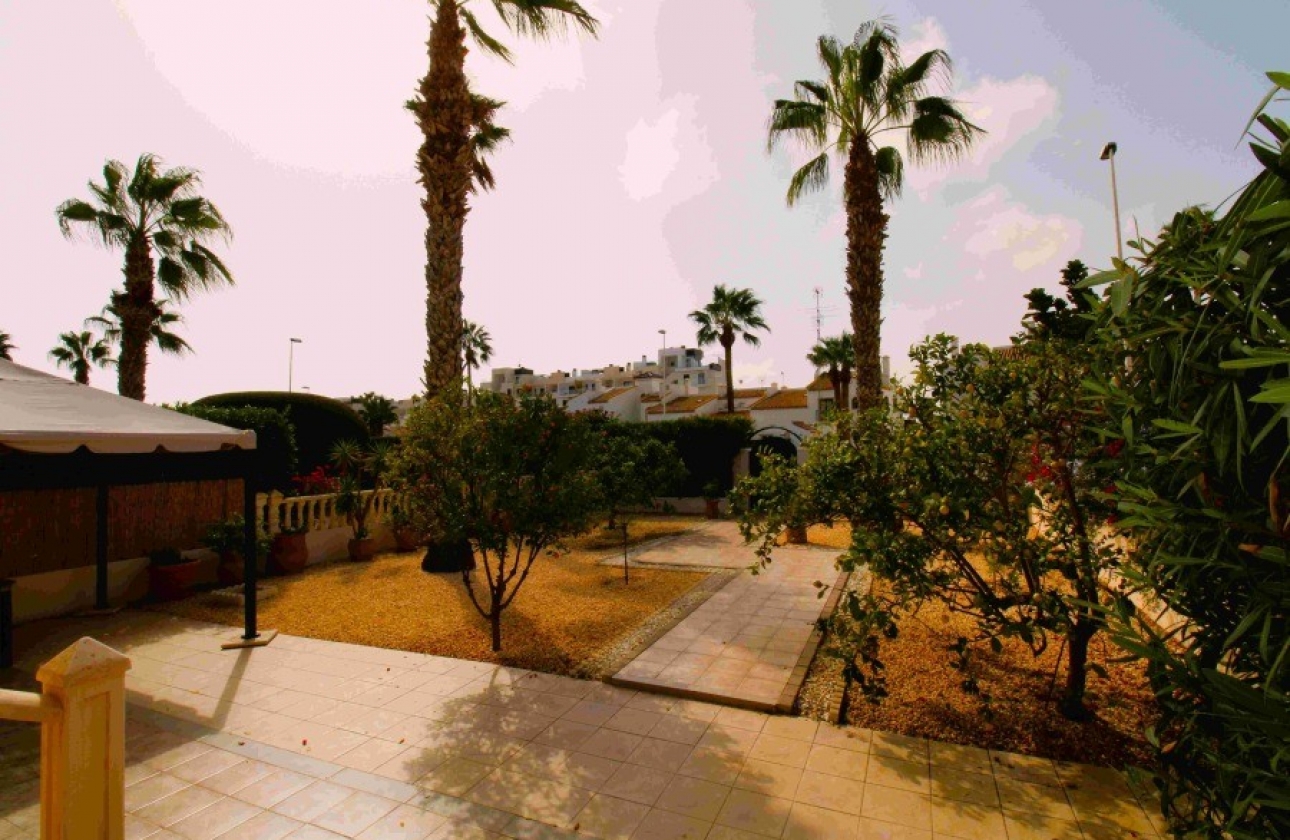 Resale - Villa - Orihuela Costa - Los Dolses