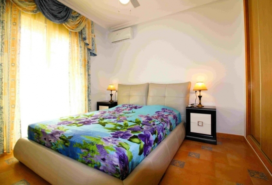 Resale - Villa - Orihuela Costa - Los Dolses