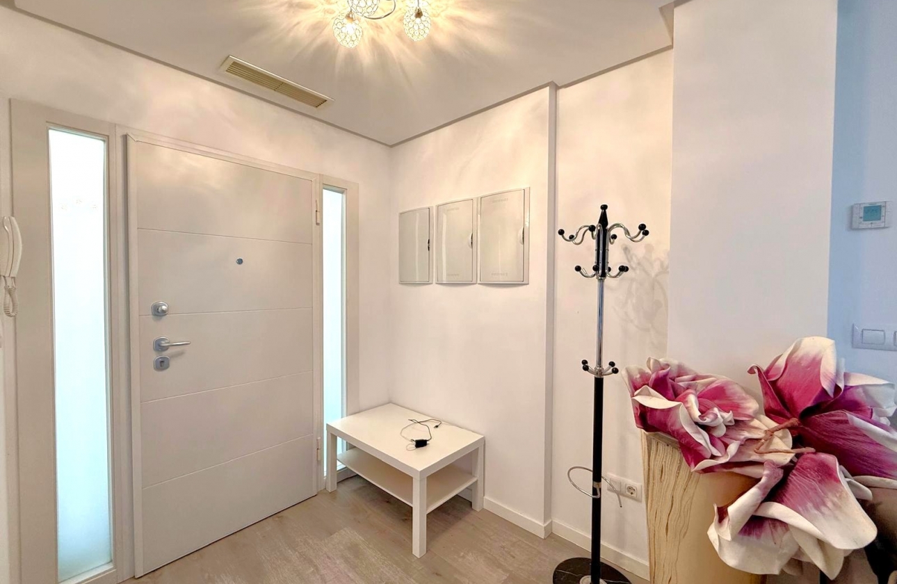 Resale - Apartment / flat - Villamartin - Los Dolses