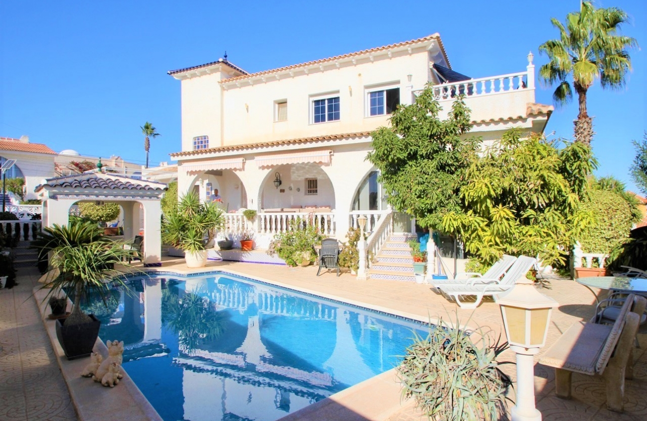 Resale - Villa - Orihuela Costa - Villamartín