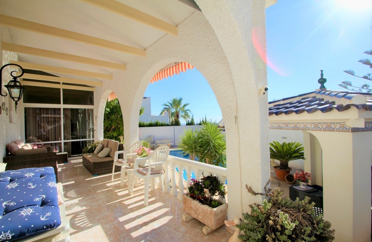 Resale - Villa - Orihuela Costa - Villamartín