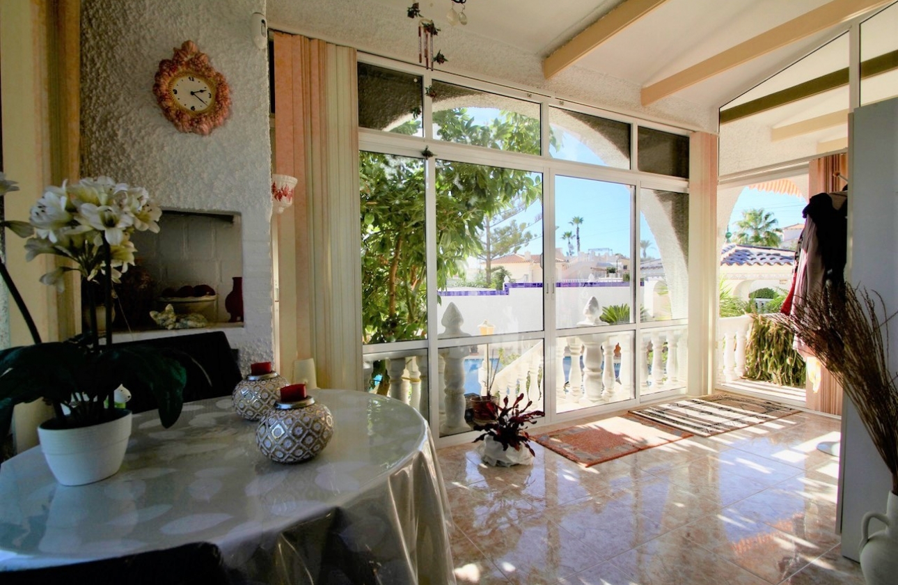 Resale - Villa - Orihuela Costa - Villamartín