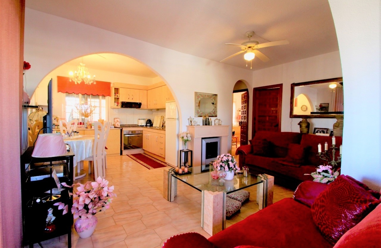 Resale - Villa - Orihuela Costa - Villamartín