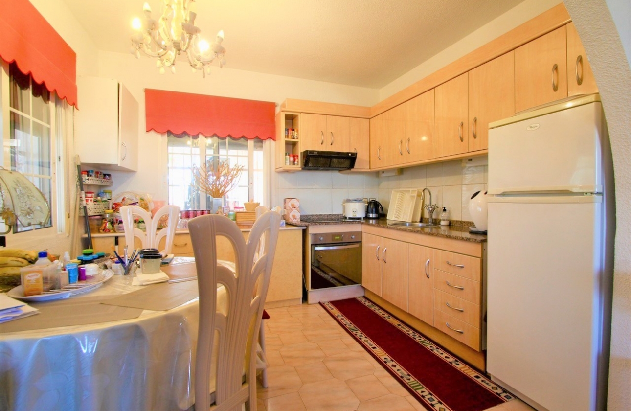 Resale - Villa - Orihuela Costa - Villamartín