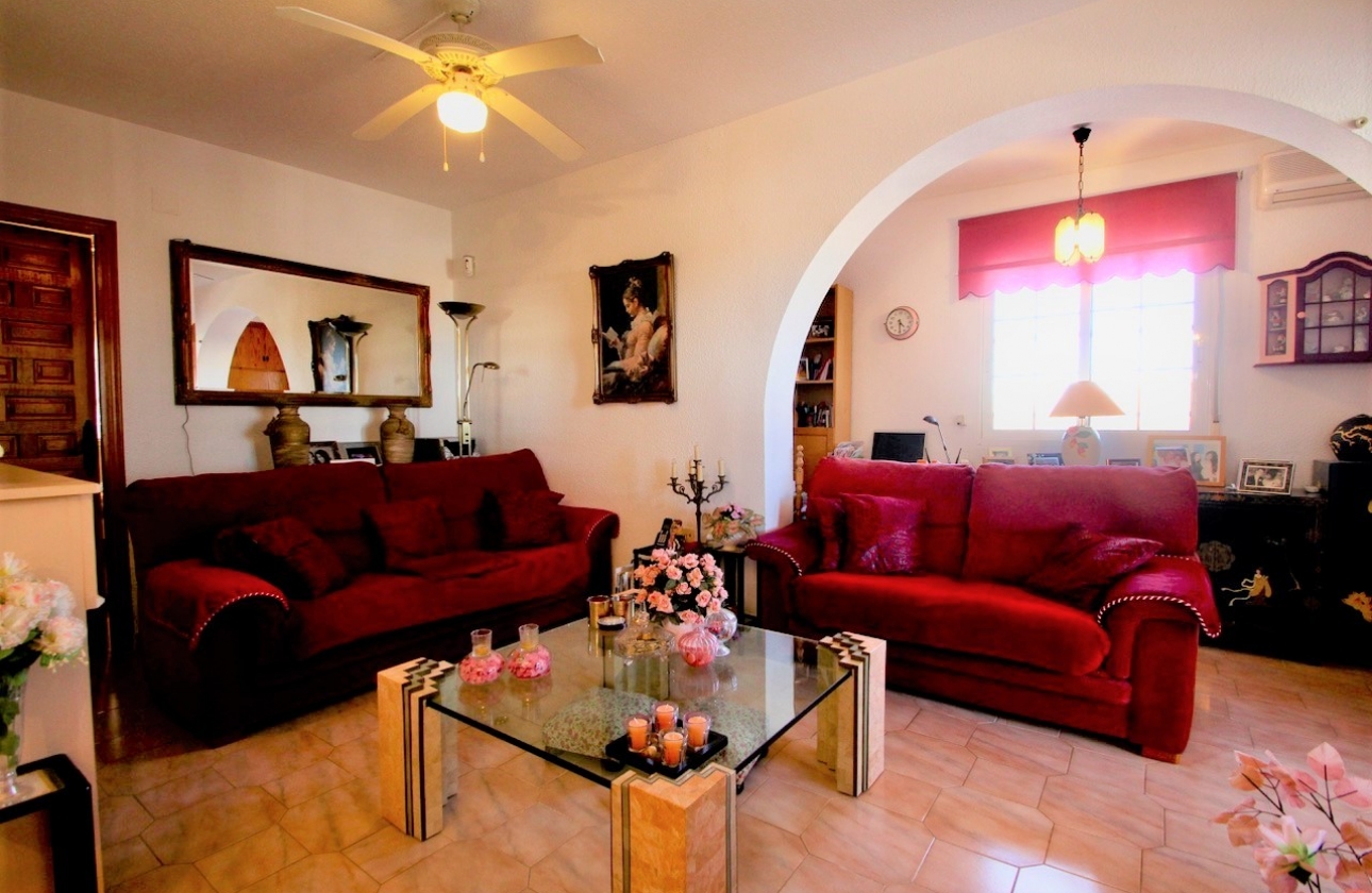 Resale - Villa - Orihuela Costa - Villamartín