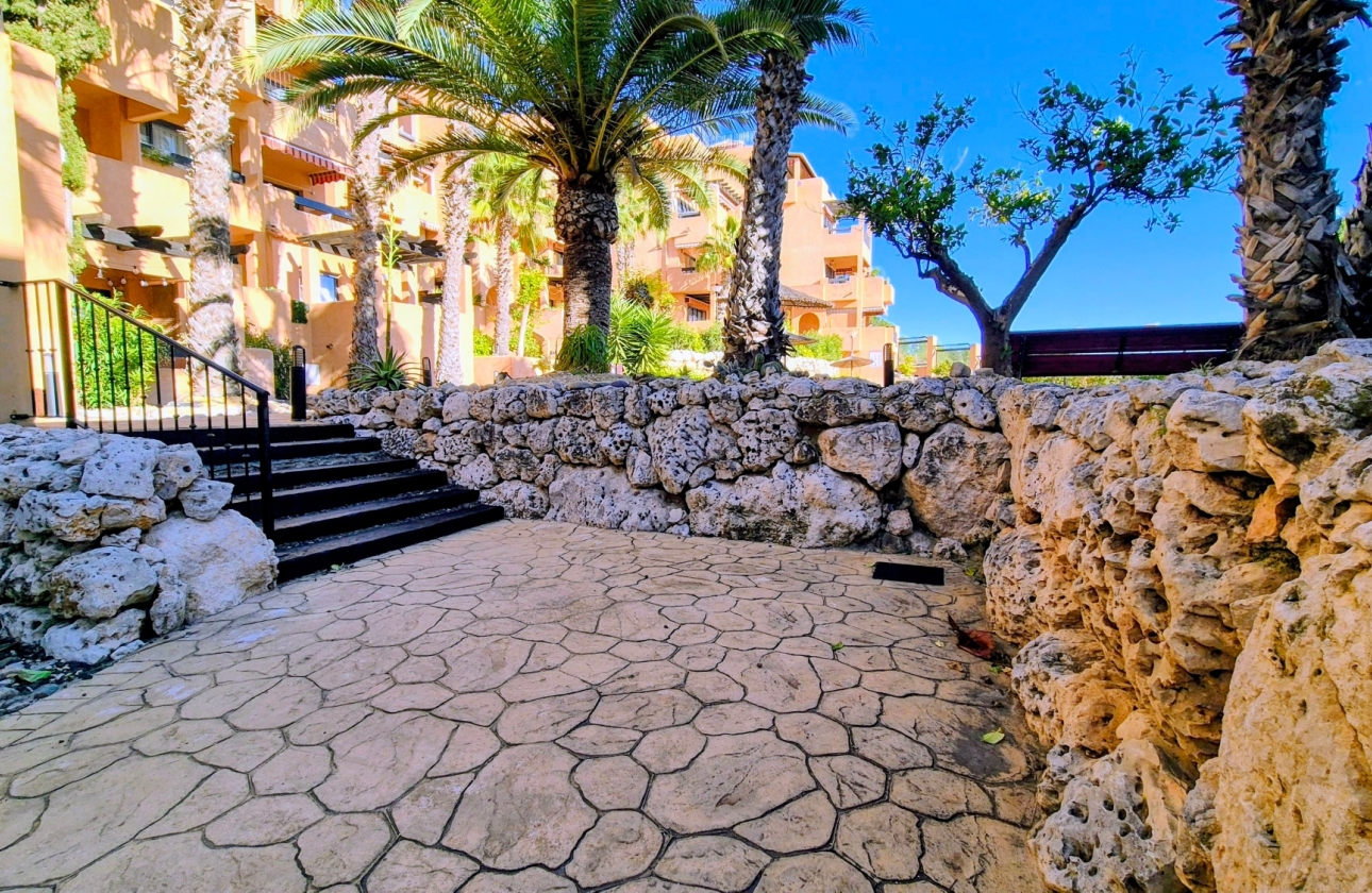 Resale - Apartment / flat - Orihuela Costa - Villamartín