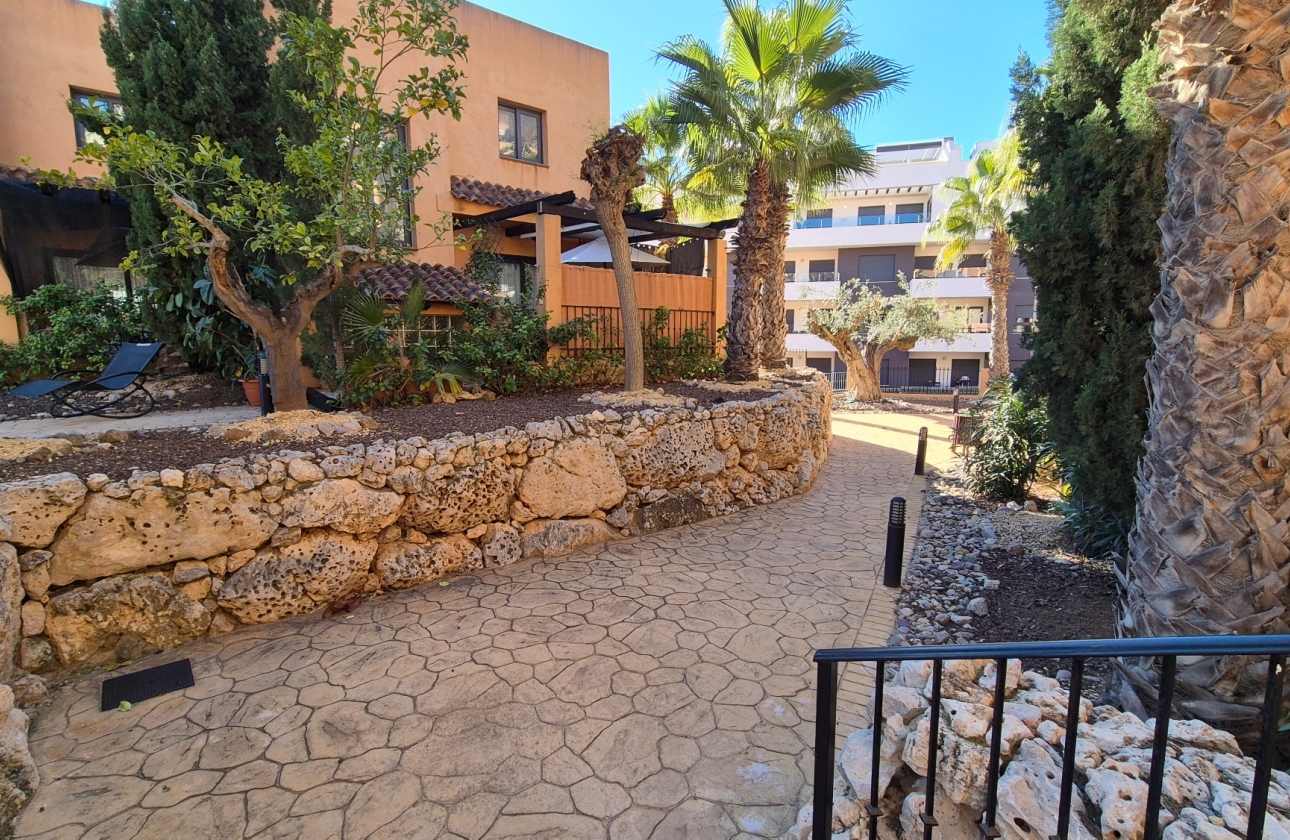 Resale - Apartment / flat - Orihuela Costa - Villamartín