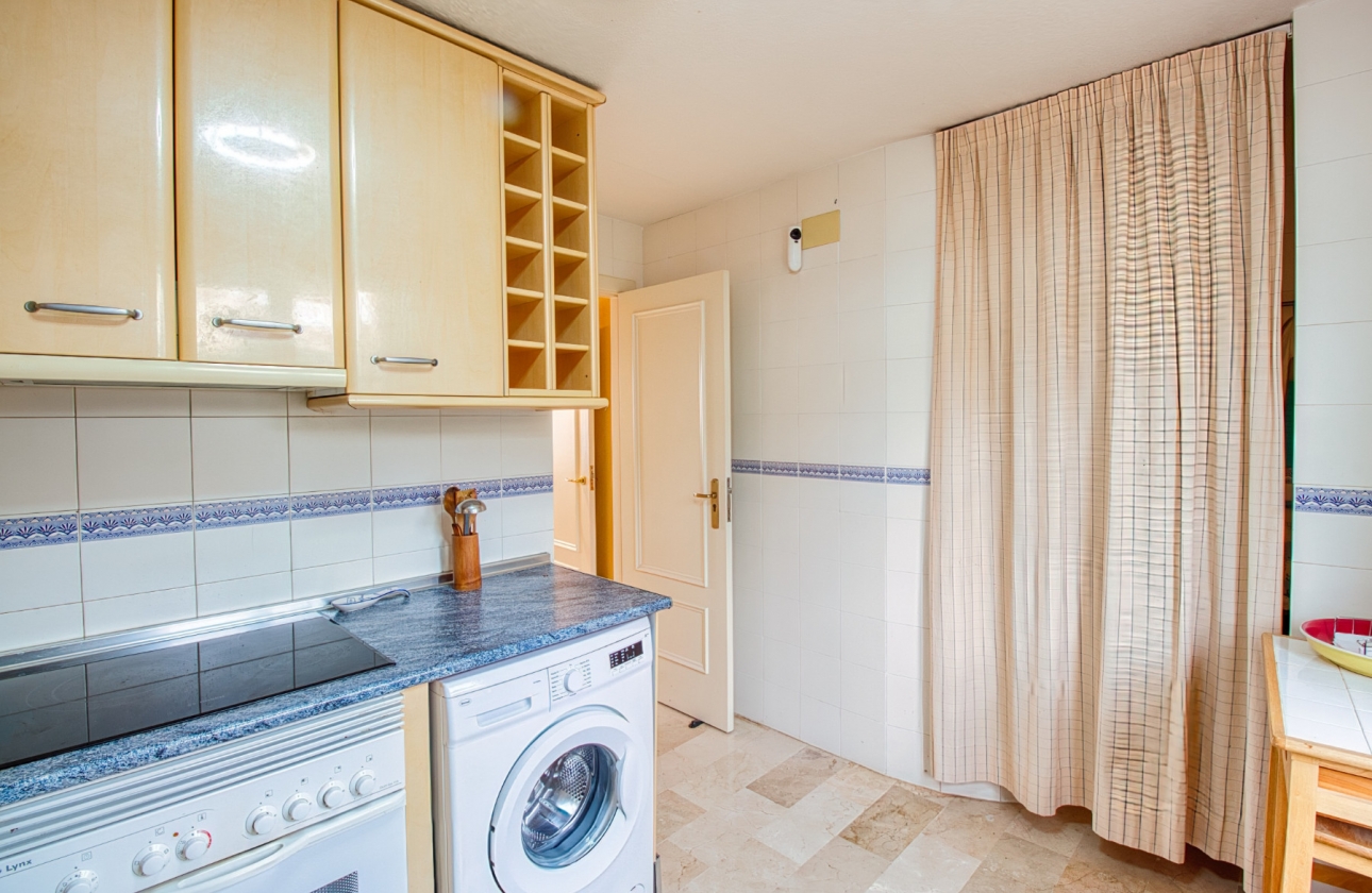 Resale - Villa - Benidorm - Zona de Poniente