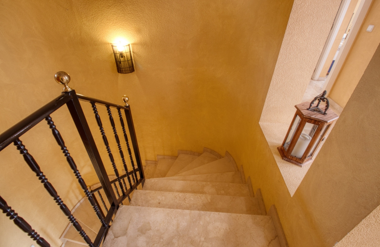 Resale - Villa - Benidorm - Zona de Poniente