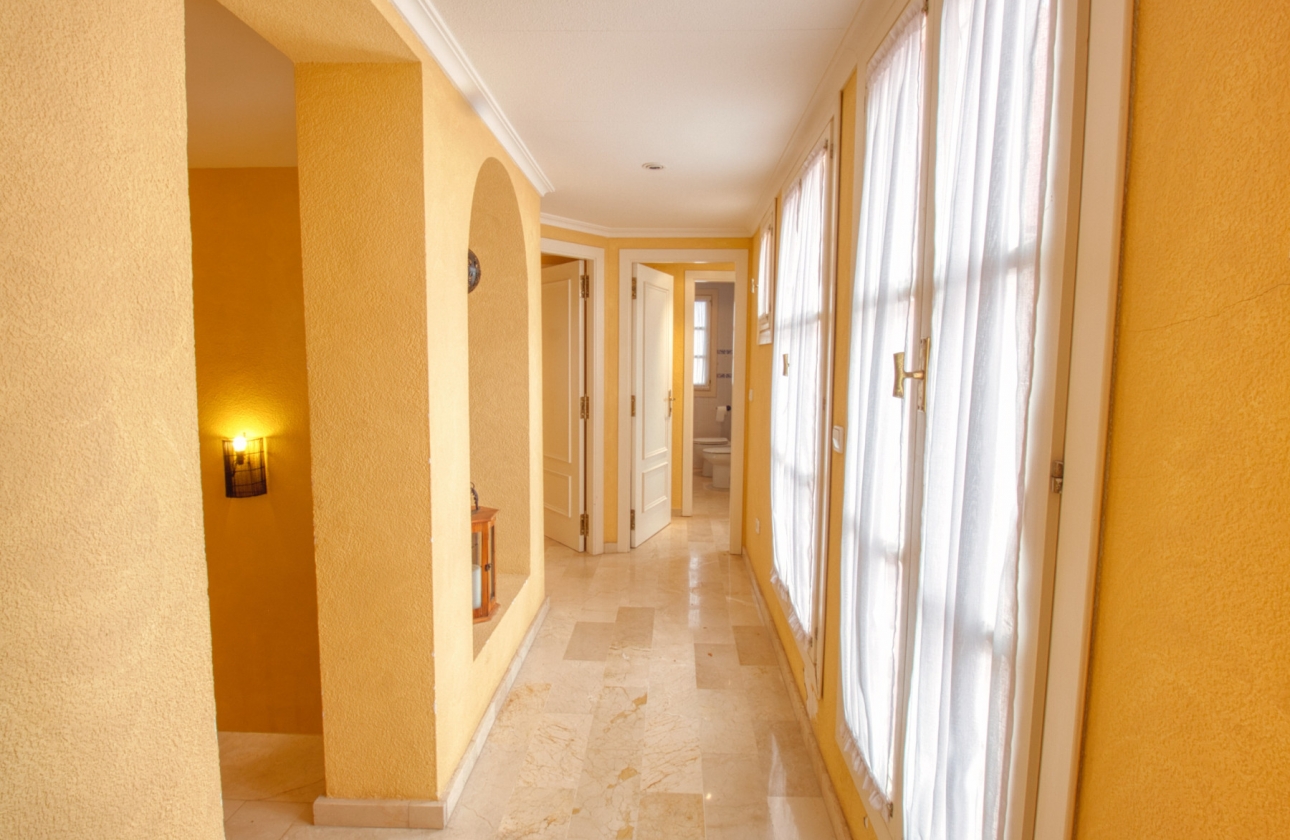 Resale - Villa - Benidorm - Zona de Poniente