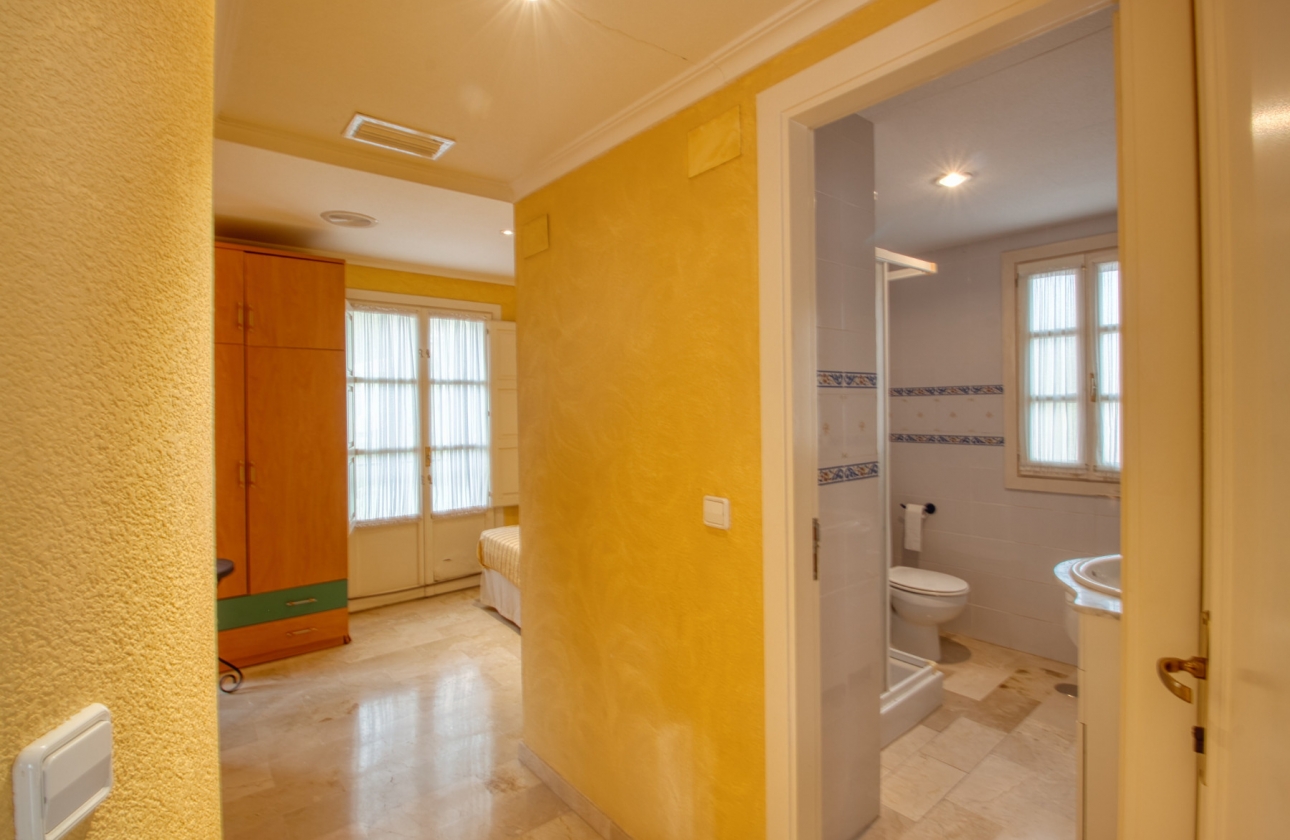 Resale - Villa - Benidorm - Zona de Poniente