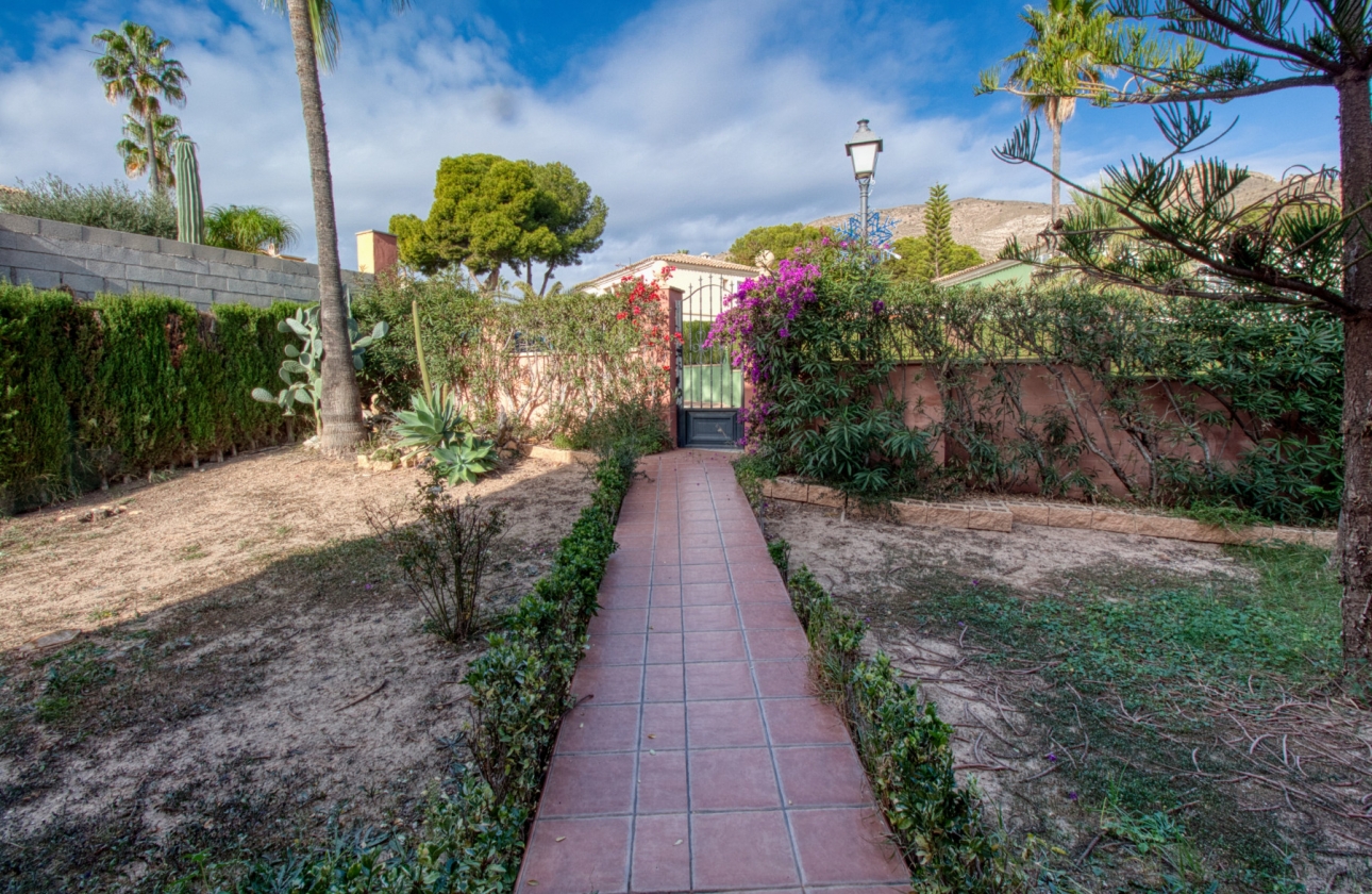 Resale - Villa - Benidorm - Zona de Poniente