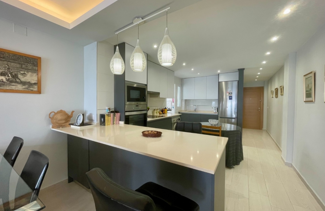 Resale - Apartment / flat - Torrevieja - Playa del Cura