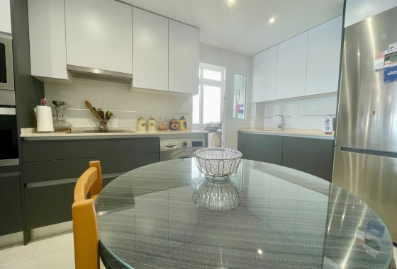 Resale - Apartment / flat - Torrevieja - Playa del Cura