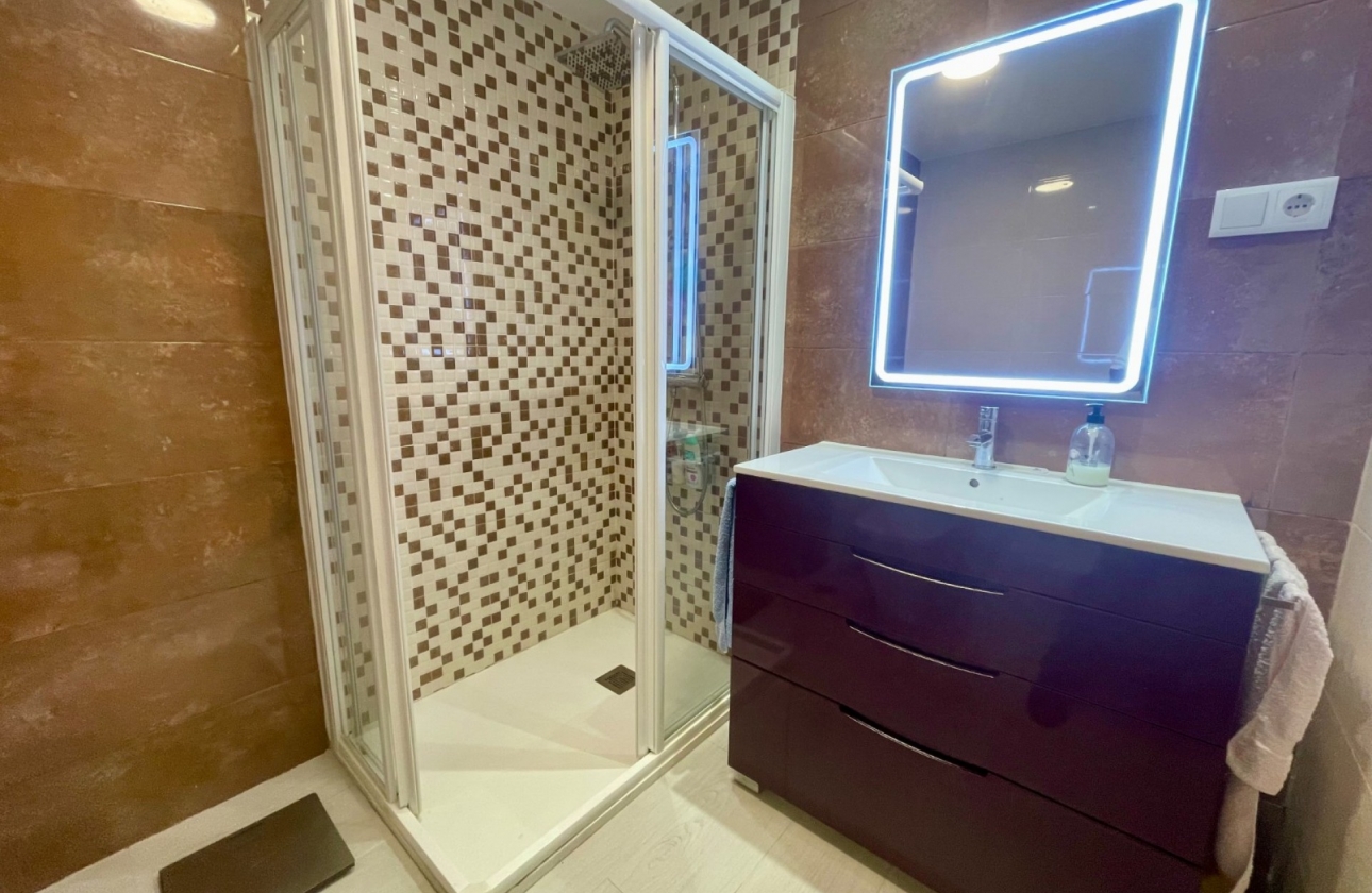 Resale - Apartment / flat - Torrevieja - Playa del Cura