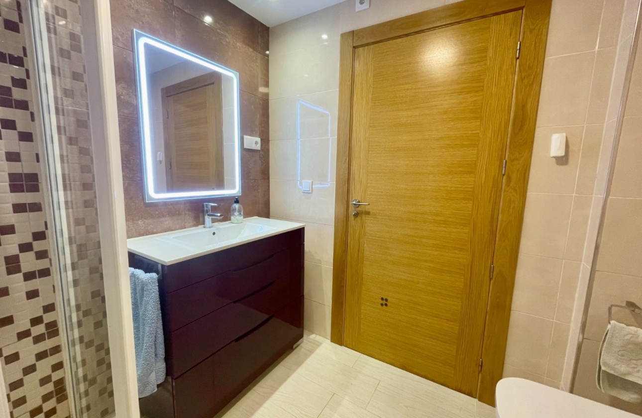 Resale - Apartment / flat - Torrevieja - Playa del Cura