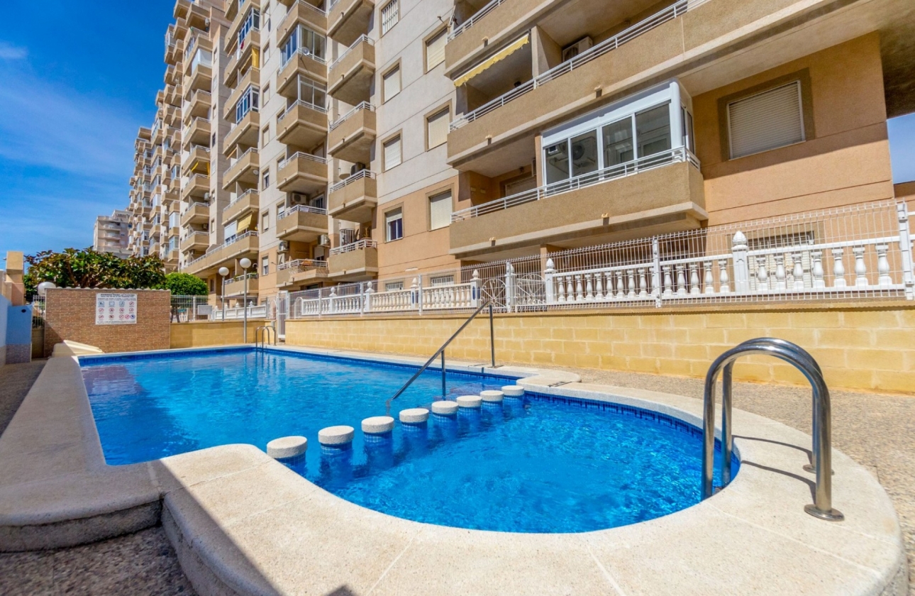 Resale - Apartment / flat - Torrevieja - Center