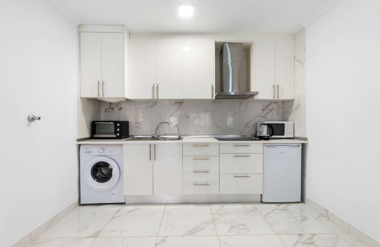 Resale - Apartment / flat - Torrevieja - Center