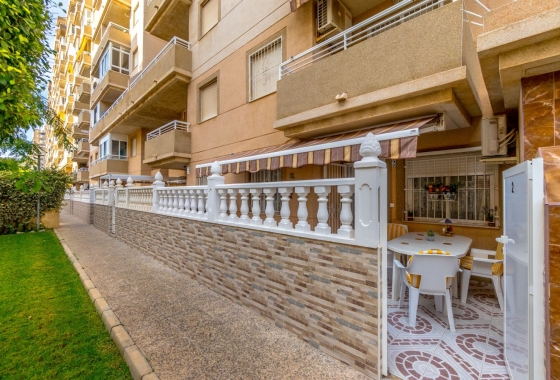 Resale - Apartment / flat - Torrevieja - Center