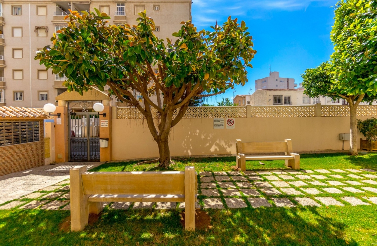 Resale - Apartment / flat - Torrevieja - Center