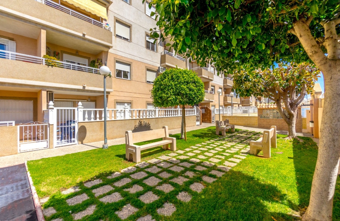 Resale - Apartment / flat - Torrevieja - Center