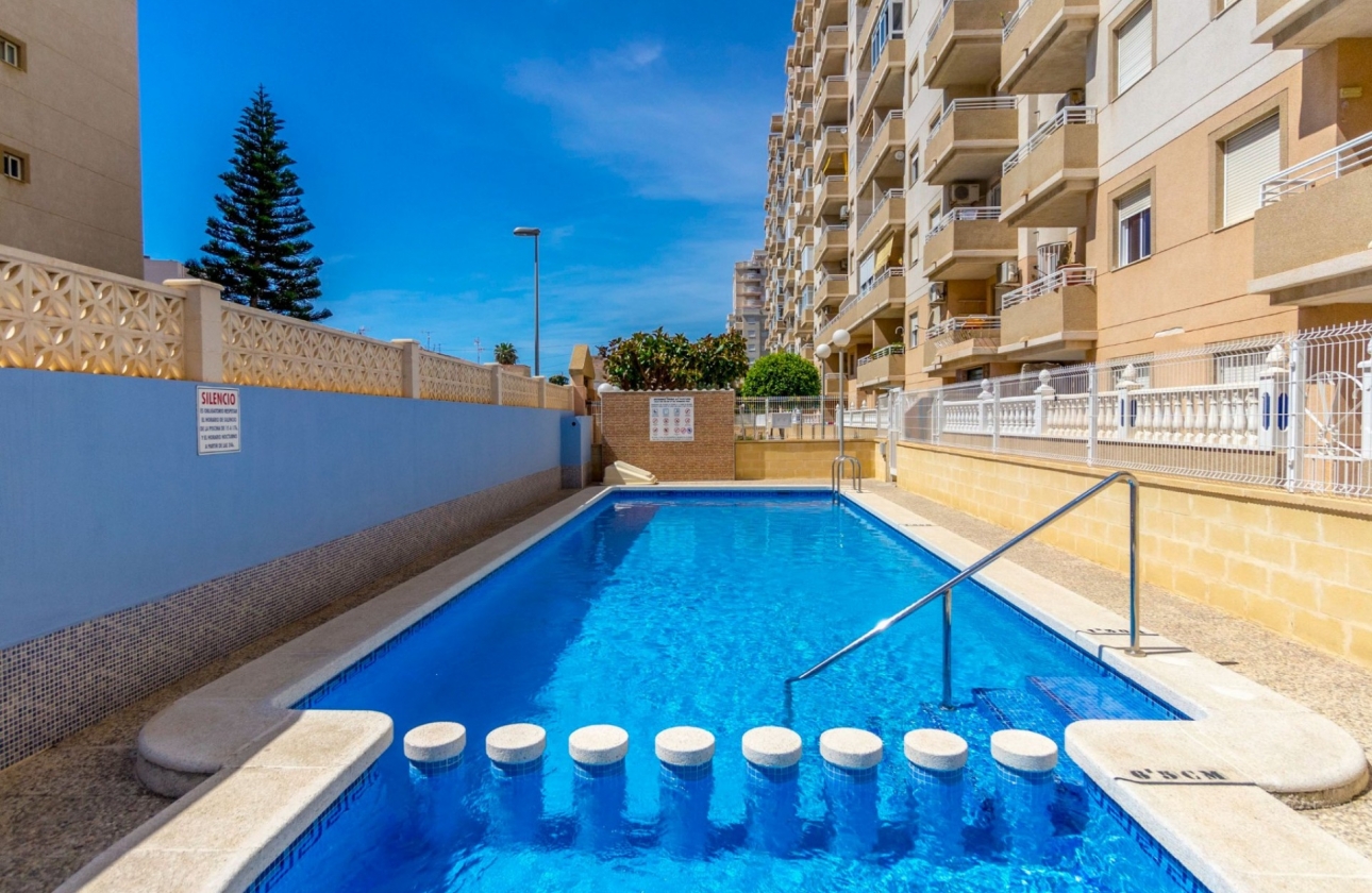 Resale - Apartment / flat - Torrevieja - Center