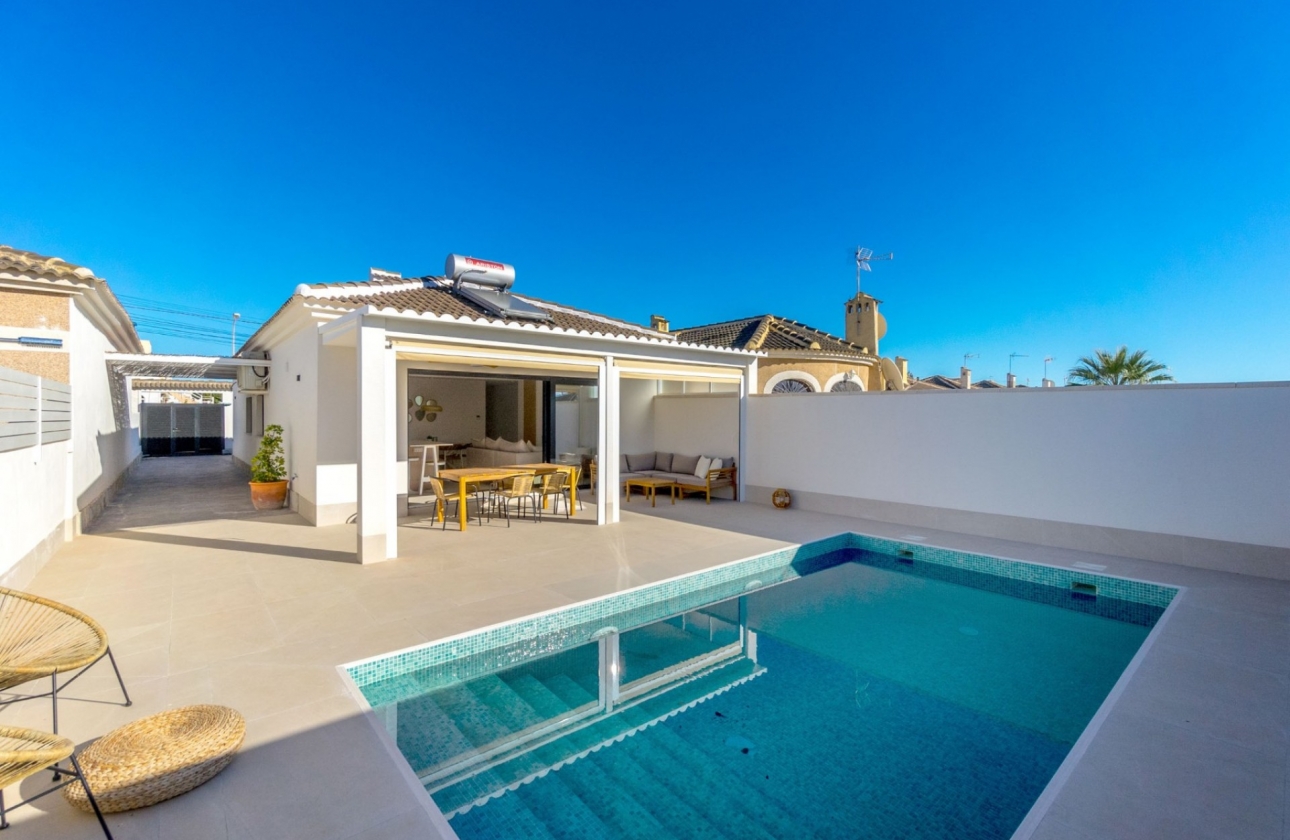 Resale - Villa - Torrevieja - San Luis