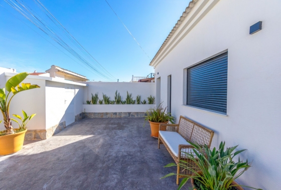 Resale - Villa - Torrevieja - San Luis