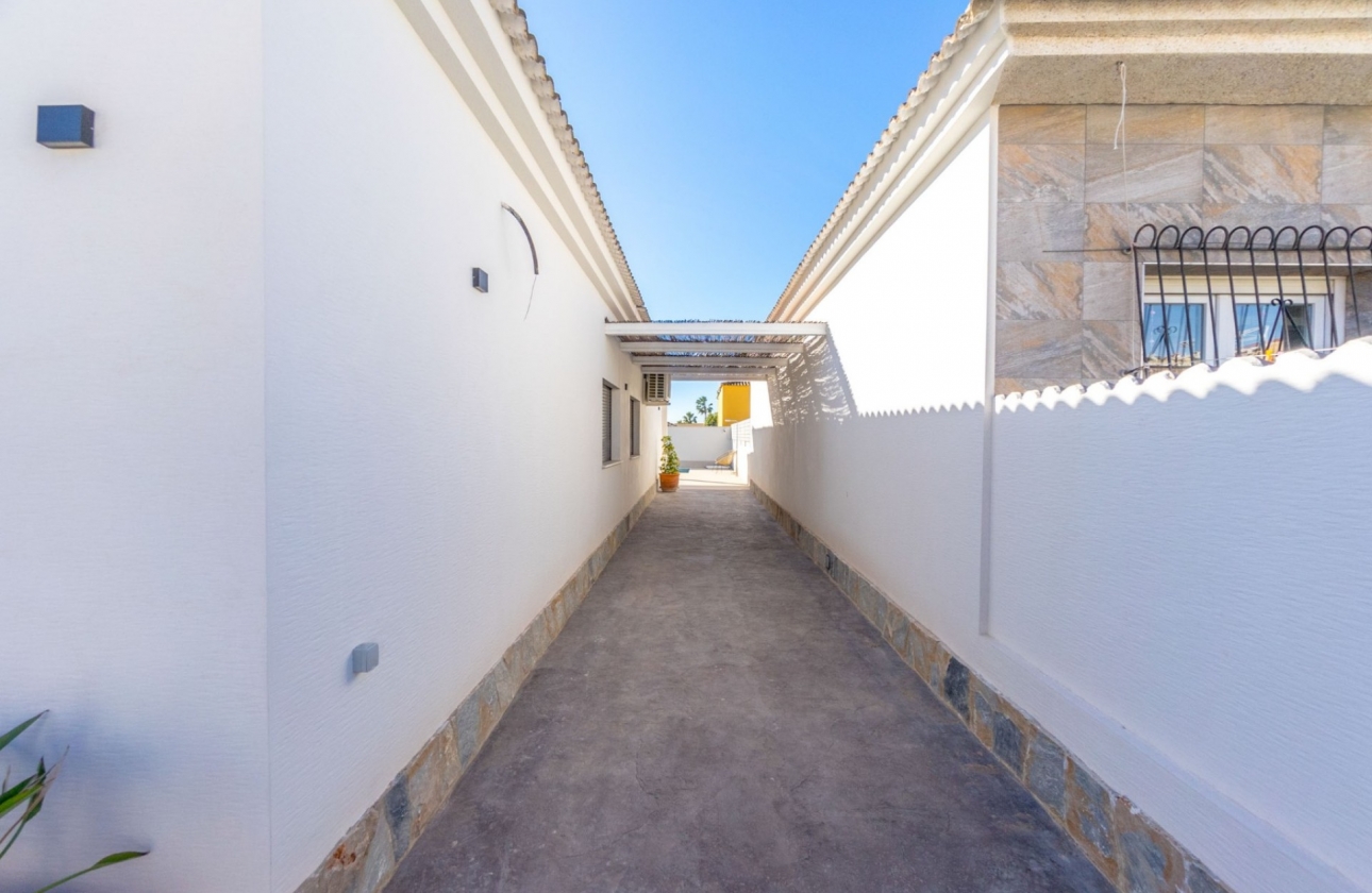 Resale - Villa - Torrevieja - San Luis