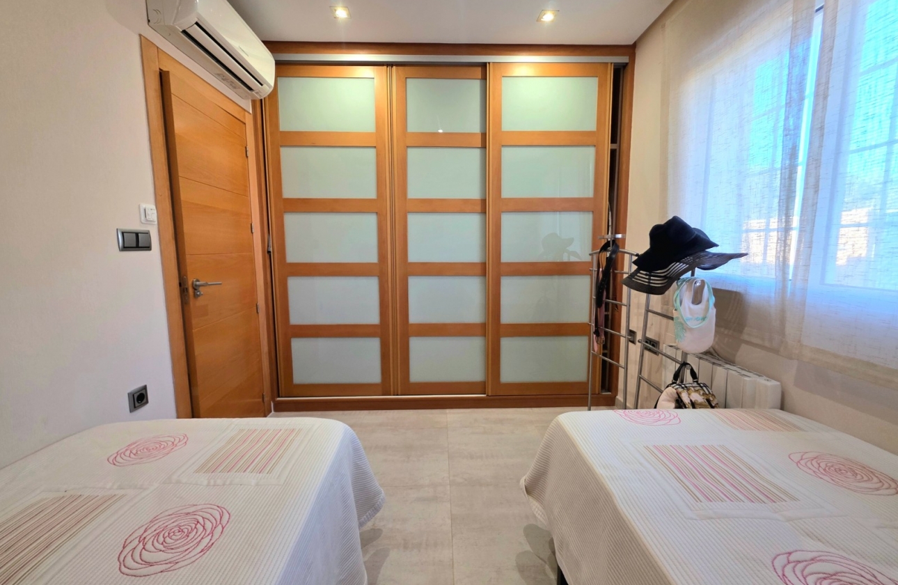 Resale - Villa - Torrevieja - Cabo Cervera