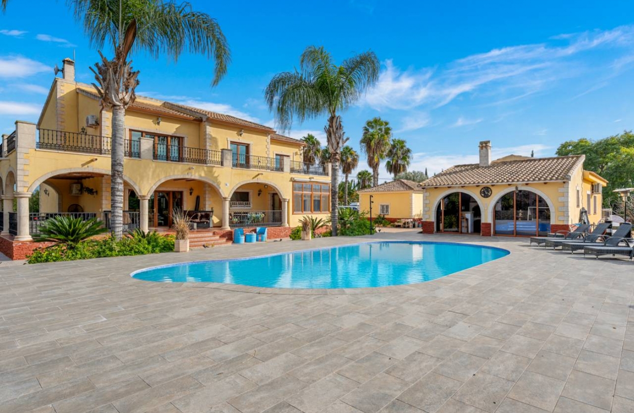 Resale - Finca / Country Property - Orihuela Costa - Orihuela