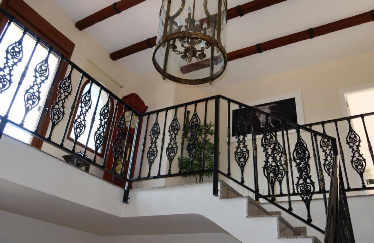 Resale - Finca / Country Property - Orihuela Costa - Orihuela