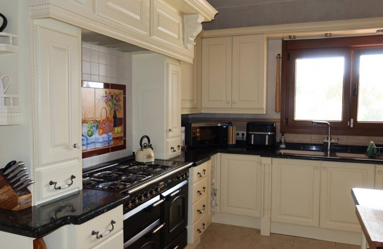 Resale - Finca / Country Property - Orihuela Costa - Orihuela