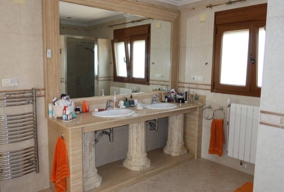 Resale - Finca / Country Property - Orihuela Costa - Orihuela