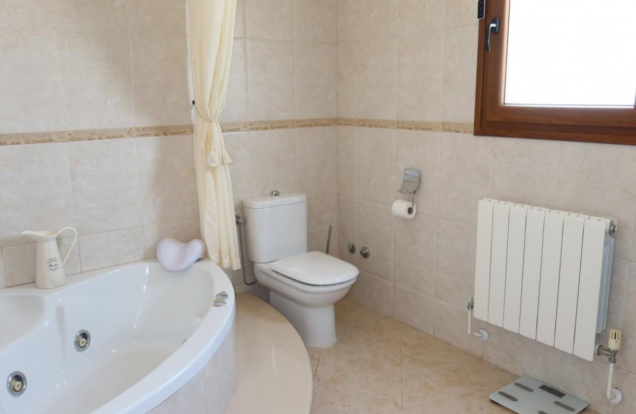 Resale - Finca / Country Property - Orihuela Costa - Orihuela