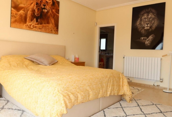 Resale - Finca / Country Property - Orihuela Costa - Orihuela