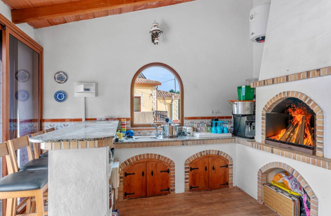 Resale - Finca / Country Property - Orihuela Costa - Orihuela