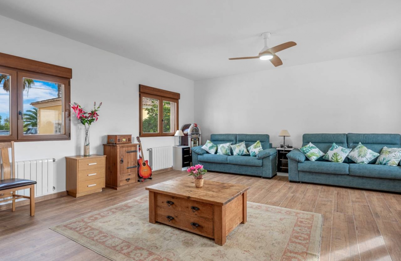 Resale - Finca / Country Property - Orihuela Costa - Orihuela