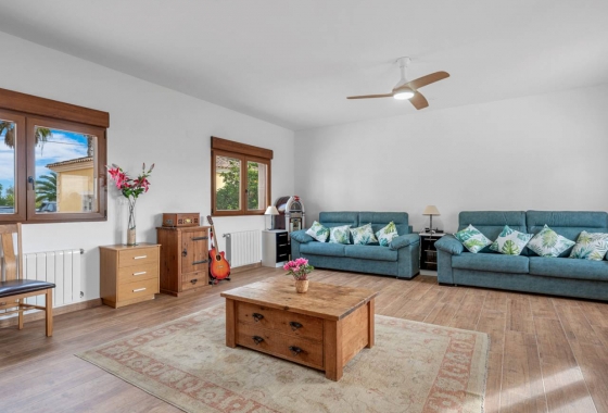 Resale - Finca / Country Property - Orihuela Costa - Orihuela