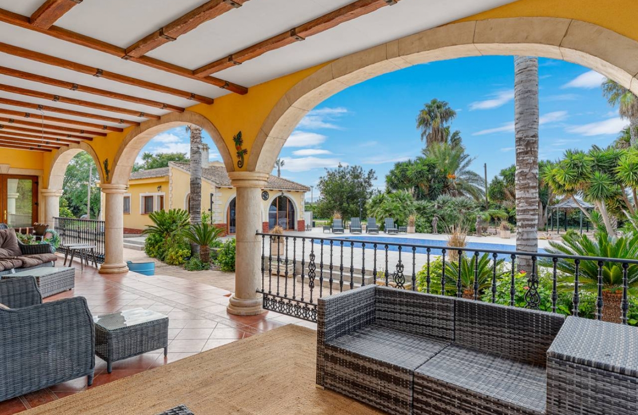 Resale - Finca / Country Property - Orihuela Costa - Orihuela