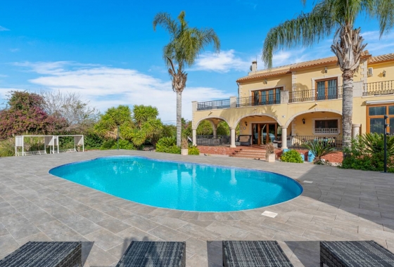 Resale - Finca / Country Property - Orihuela Costa - Orihuela