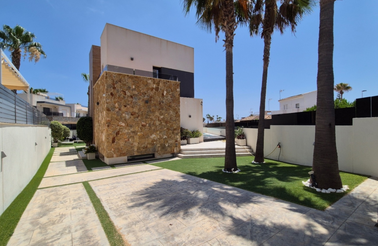 Resale - Villa - Torrevieja - Costa Blanca