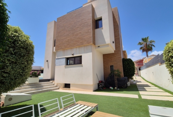 Resale - Villa - Torrevieja - Costa Blanca