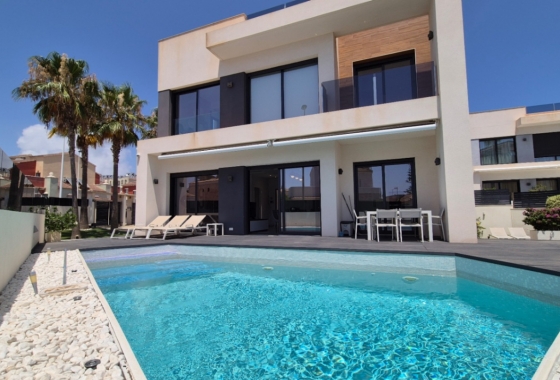 Resale - Villa - Torrevieja - Costa Blanca