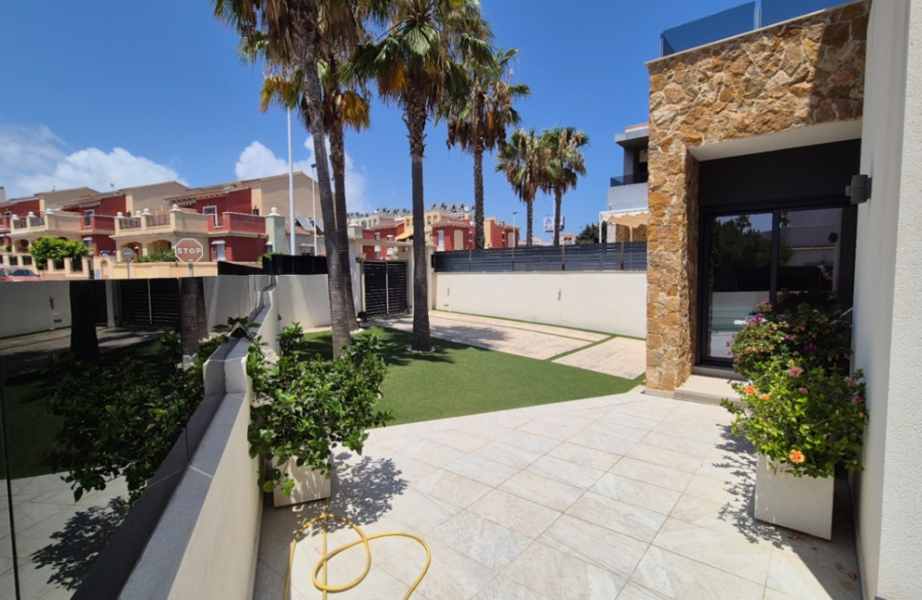 Resale - Villa - Torrevieja - Costa Blanca
