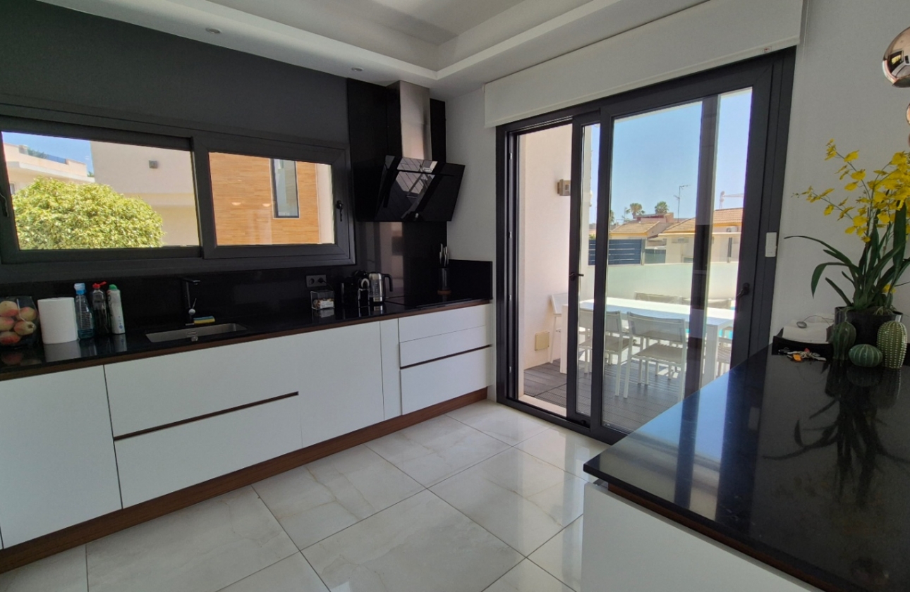 Resale - Villa - Torrevieja - Costa Blanca