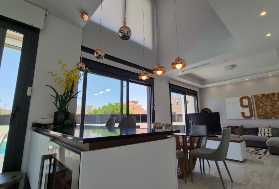 Resale - Villa - Torrevieja - Costa Blanca