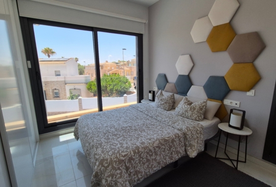 Resale - Villa - Torrevieja - Costa Blanca