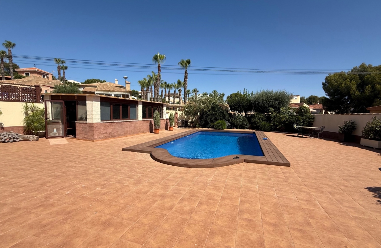 Resale - Villa - Torrevieja - Costa Blanca
